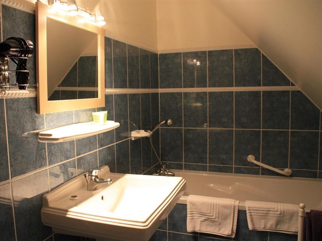Le Chateau D'Osthoffen Bilik gambar